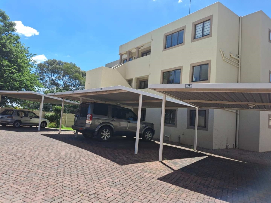 To Let 2 Bedroom Property for Rent in Sandhurst Gauteng