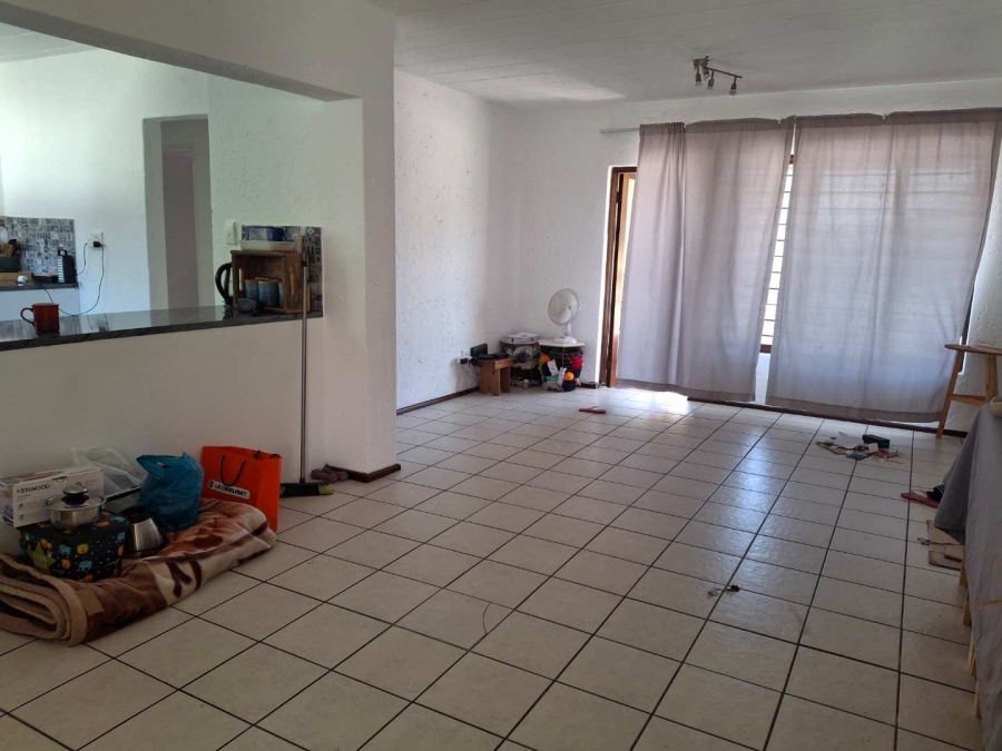 To Let 2 Bedroom Property for Rent in Sandhurst Gauteng