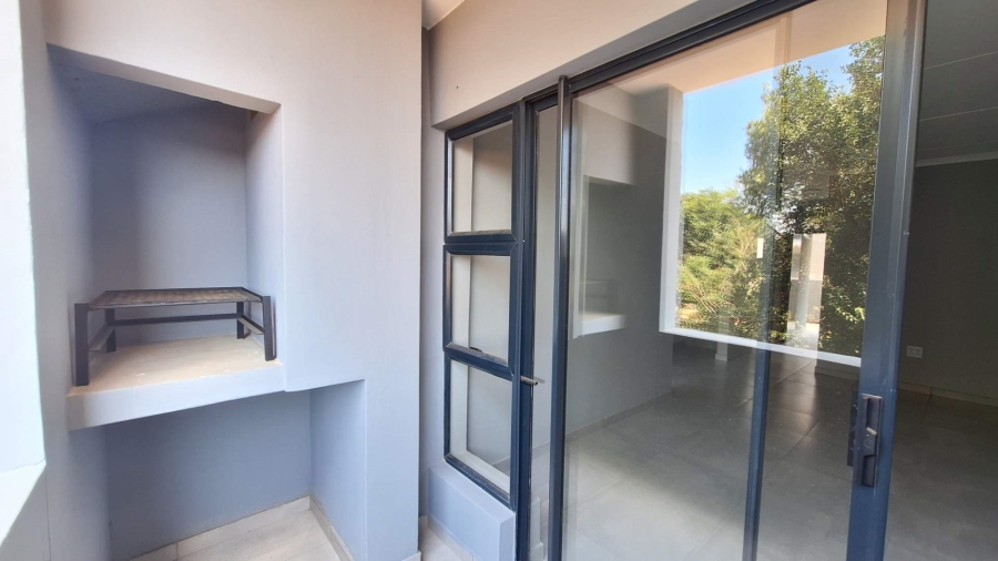 To Let 2 Bedroom Property for Rent in Ferndale Gauteng