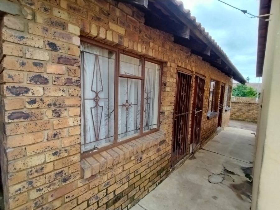 5 Bedroom Property for Sale in Mamelodi East Gauteng