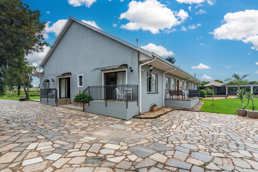 15 Bedroom Property for Sale in Helderblom A H Gauteng