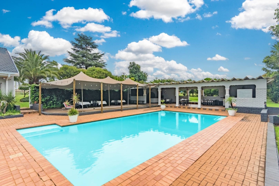 15 Bedroom Property for Sale in Helderblom A H Gauteng