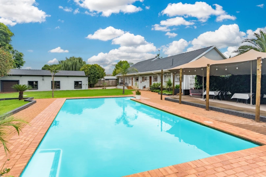 15 Bedroom Property for Sale in Helderblom A H Gauteng