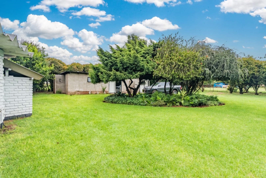 15 Bedroom Property for Sale in Helderblom A H Gauteng