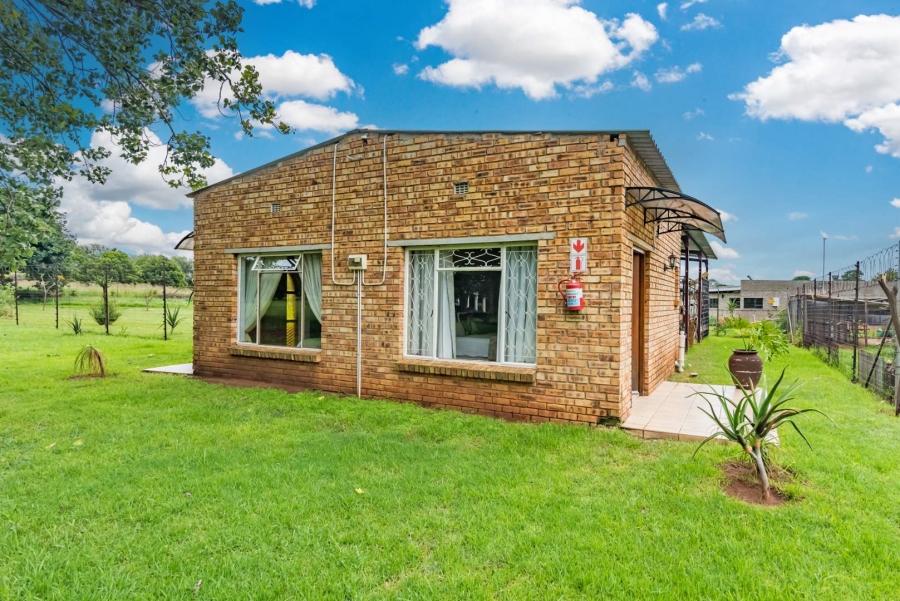 15 Bedroom Property for Sale in Helderblom A H Gauteng