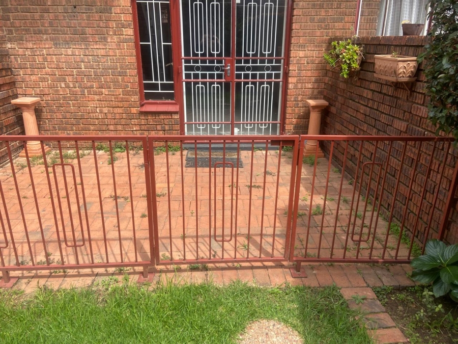 2 Bedroom Property for Sale in The Hill Gauteng