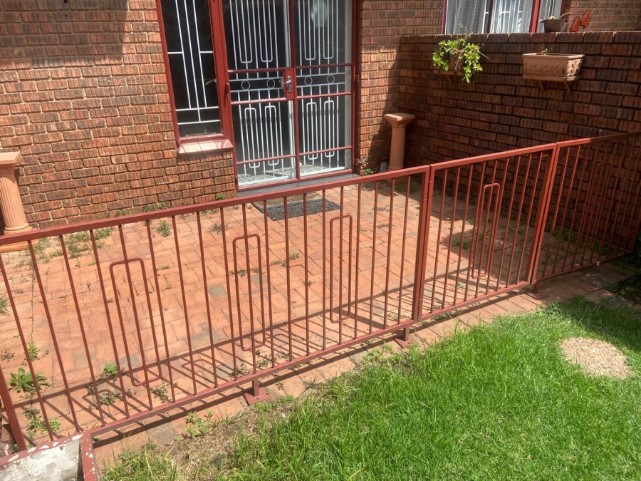 2 Bedroom Property for Sale in The Hill Gauteng