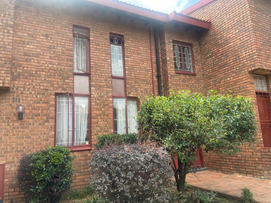 2 Bedroom Property for Sale in The Hill Gauteng