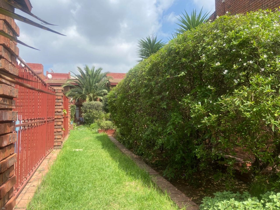 2 Bedroom Property for Sale in The Hill Gauteng