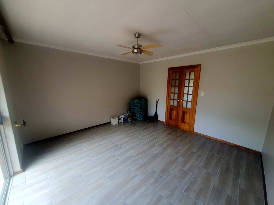 To Let 3 Bedroom Property for Rent in Zwartkop Gauteng