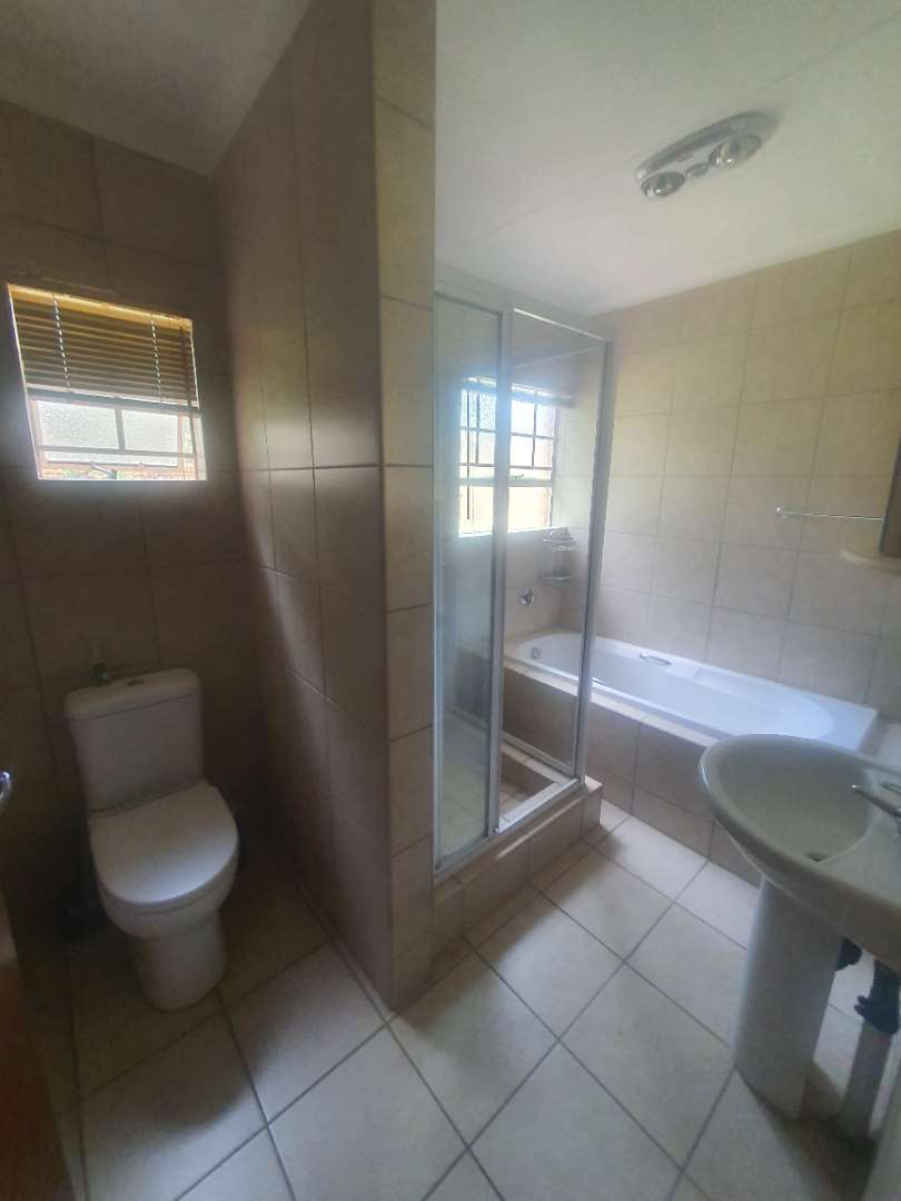 To Let 3 Bedroom Property for Rent in Zwartkop Gauteng