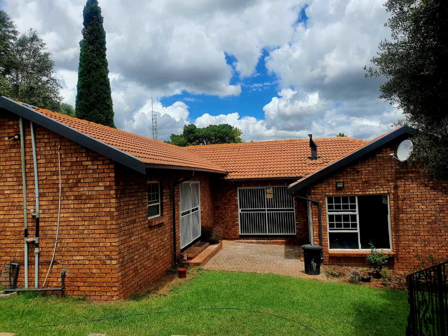 To Let 3 Bedroom Property for Rent in Zwartkop Gauteng