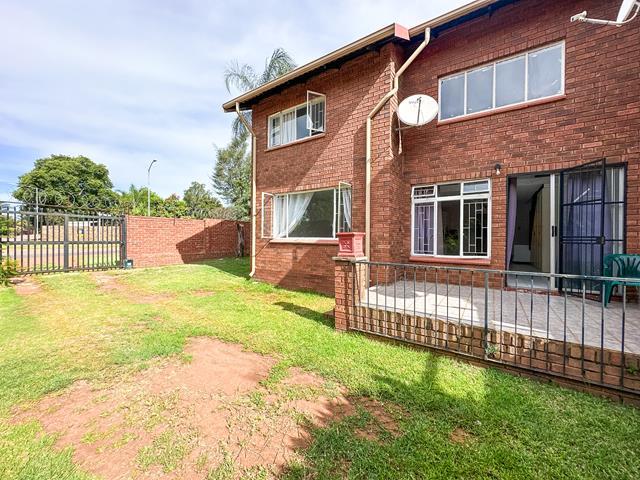 4 Bedroom Property for Sale in Garsfontein Gauteng