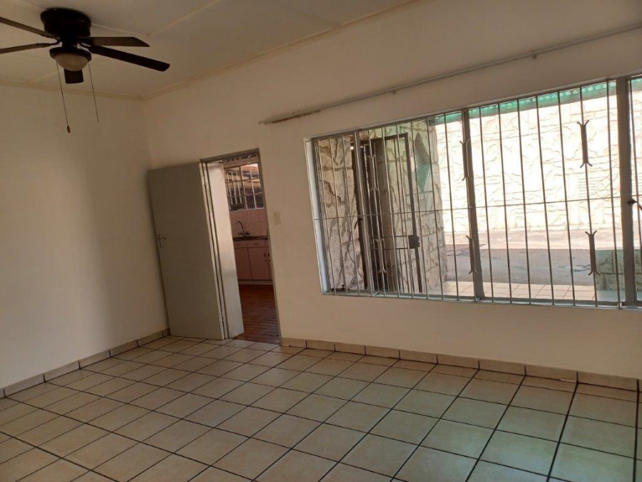 To Let 2 Bedroom Property for Rent in Union Gauteng