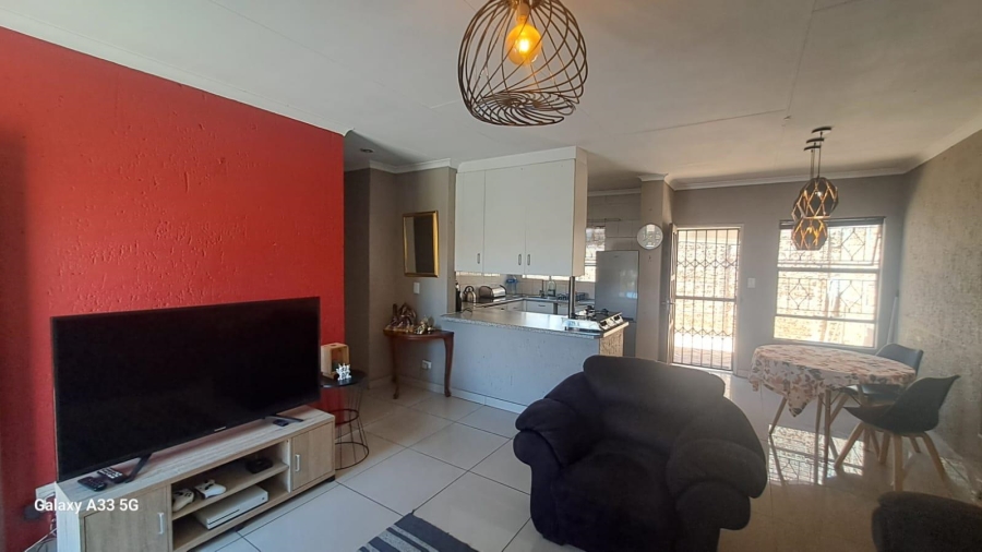 To Let 3 Bedroom Property for Rent in Buccleuch Gauteng
