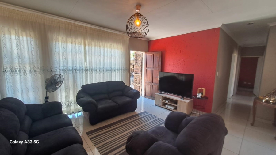 To Let 3 Bedroom Property for Rent in Buccleuch Gauteng