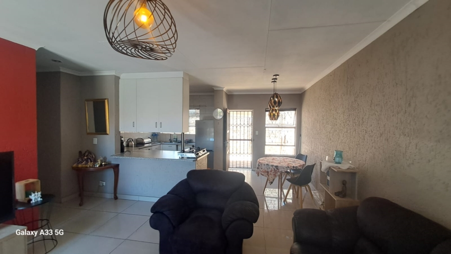 To Let 3 Bedroom Property for Rent in Buccleuch Gauteng