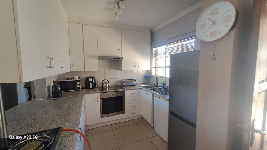 To Let 3 Bedroom Property for Rent in Buccleuch Gauteng