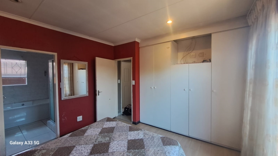 To Let 3 Bedroom Property for Rent in Buccleuch Gauteng