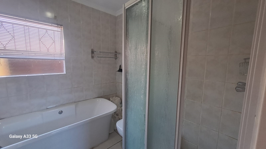 To Let 3 Bedroom Property for Rent in Buccleuch Gauteng