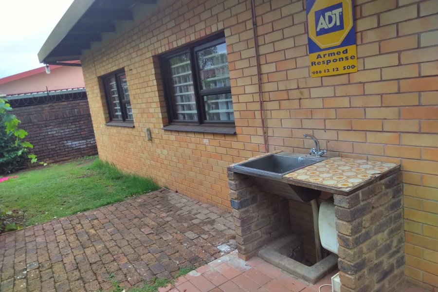 To Let 2 Bedroom Property for Rent in Silverton Ext 5 Gauteng