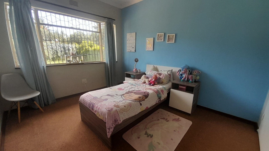 6 Bedroom Property for Sale in Glen Marais Gauteng