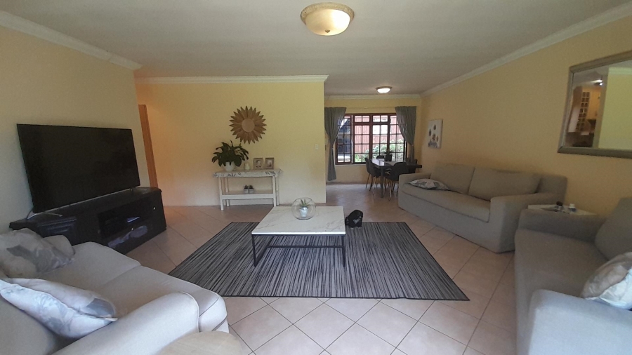 6 Bedroom Property for Sale in Glen Marais Gauteng