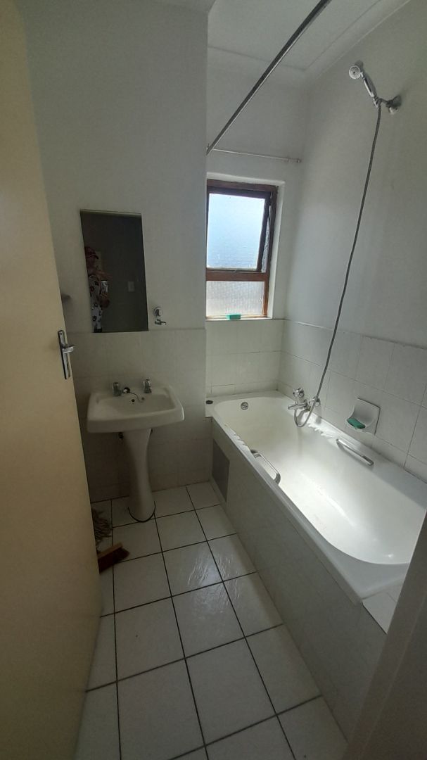 2 Bedroom Property for Sale in Glen Marais Gauteng