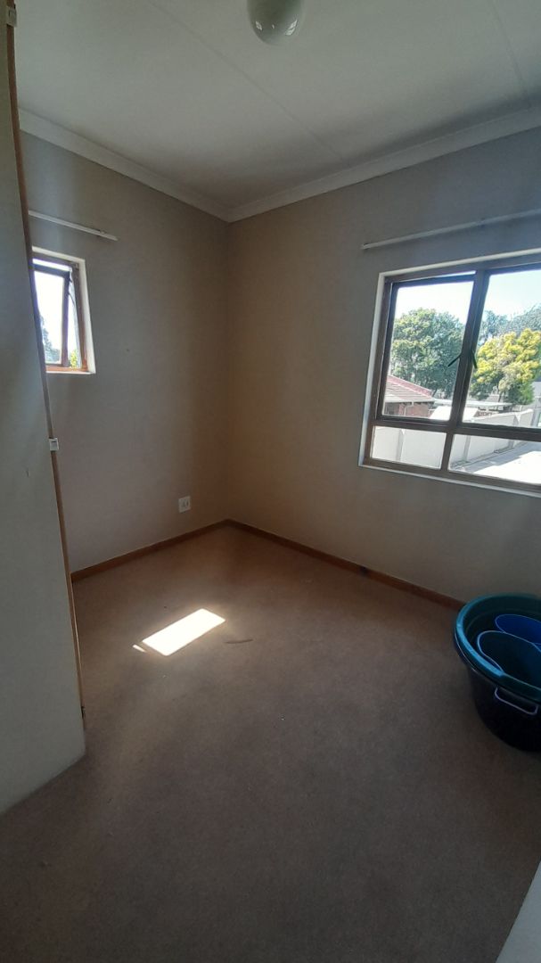 2 Bedroom Property for Sale in Glen Marais Gauteng