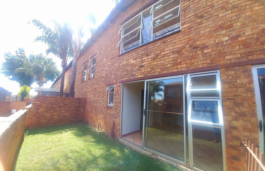 3 Bedroom Property for Sale in Glen Marais Gauteng