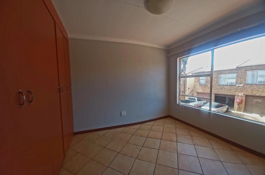 3 Bedroom Property for Sale in Glen Marais Gauteng