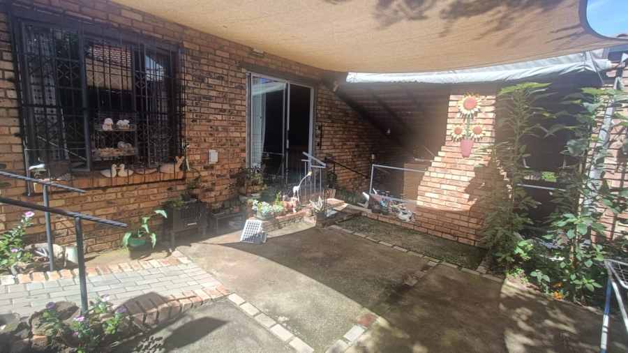 2 Bedroom Property for Sale in Clubview Gauteng