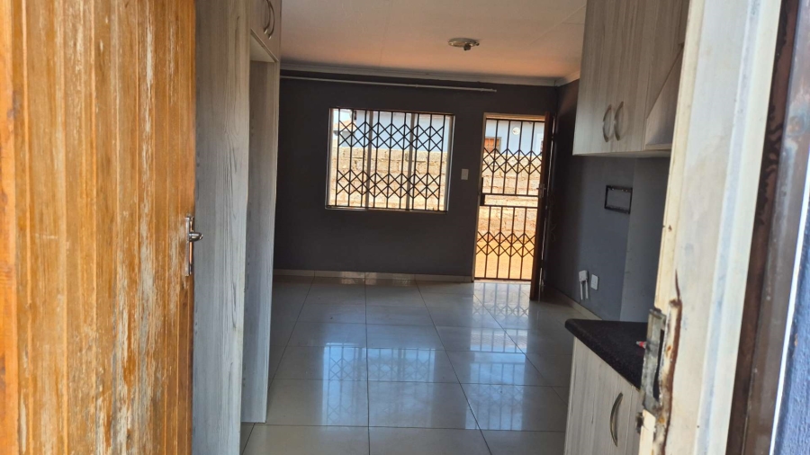 2 Bedroom Property for Sale in Protea Glen Gauteng