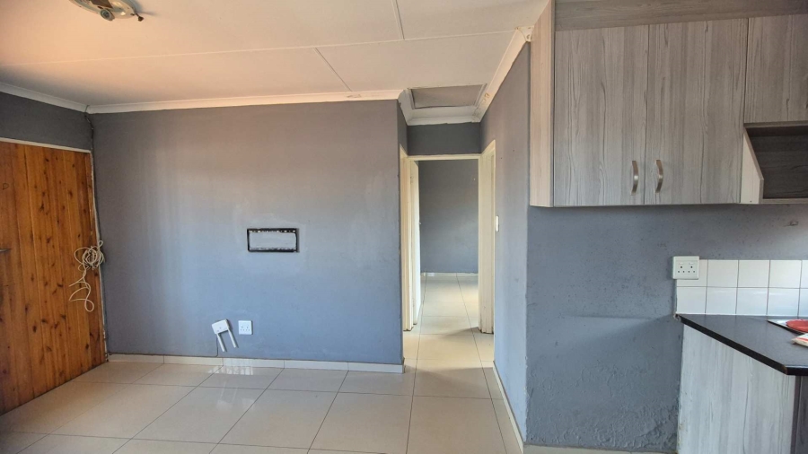 2 Bedroom Property for Sale in Protea Glen Gauteng