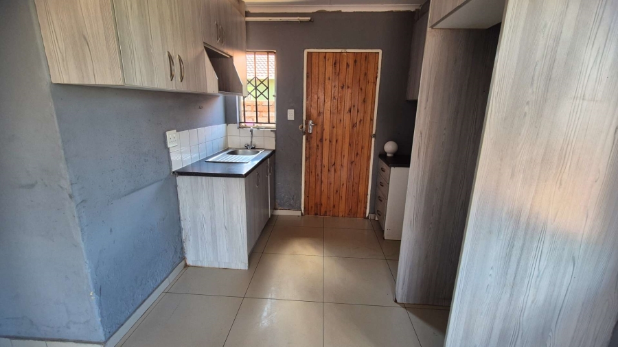 2 Bedroom Property for Sale in Protea Glen Gauteng