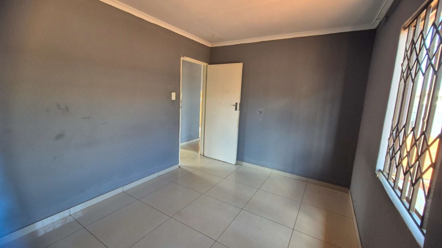 2 Bedroom Property for Sale in Protea Glen Gauteng