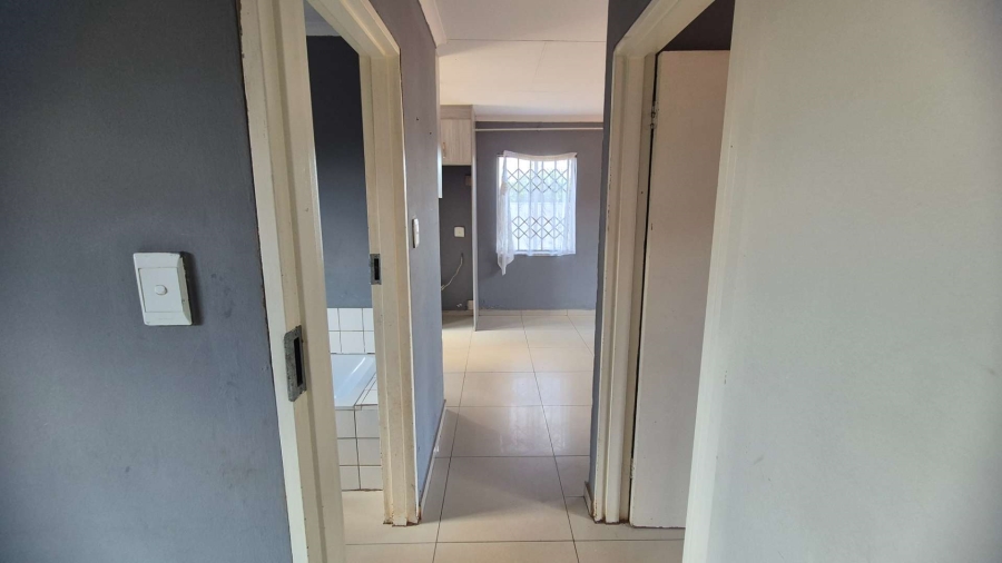2 Bedroom Property for Sale in Protea Glen Gauteng