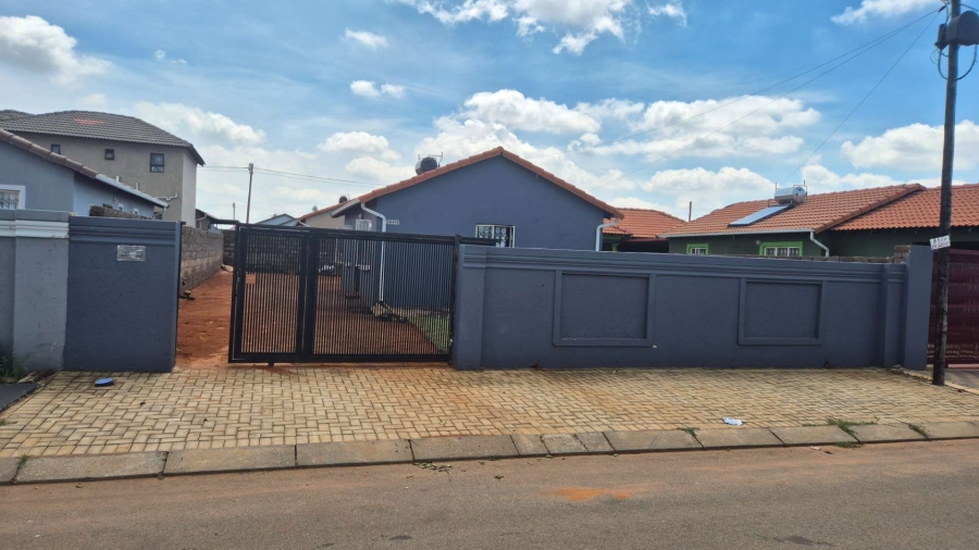 2 Bedroom Property for Sale in Protea Glen Gauteng