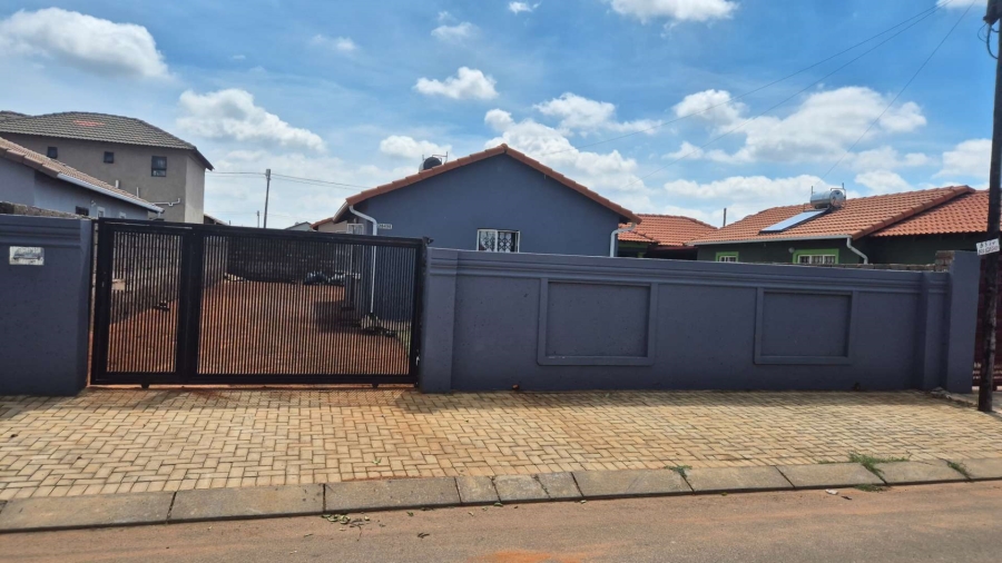 2 Bedroom Property for Sale in Protea Glen Gauteng