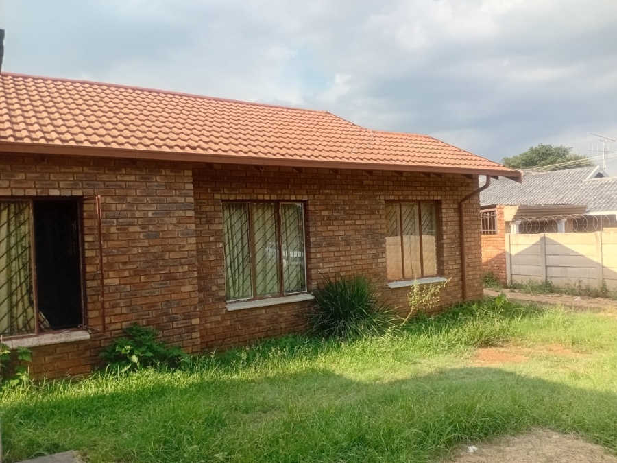 3 Bedroom Property for Sale in Jan Niemand Park Gauteng