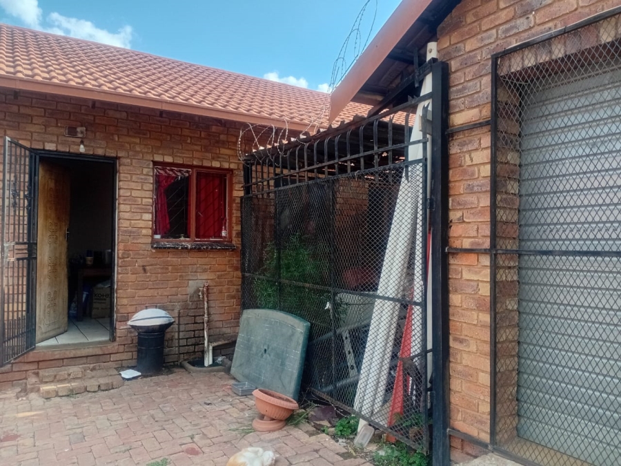 3 Bedroom Property for Sale in Jan Niemand Park Gauteng