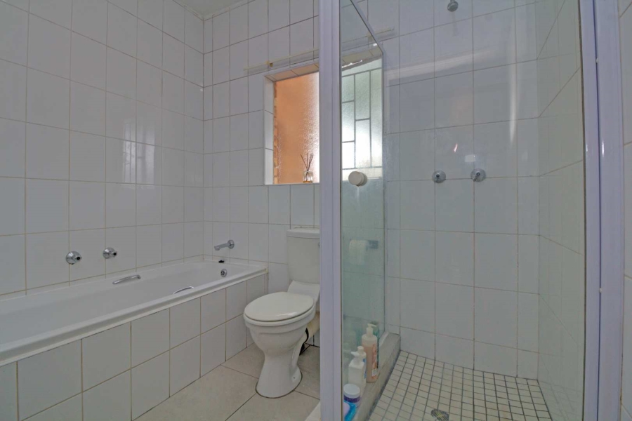 2 Bedroom Property for Sale in Wilgeheuwel Gauteng