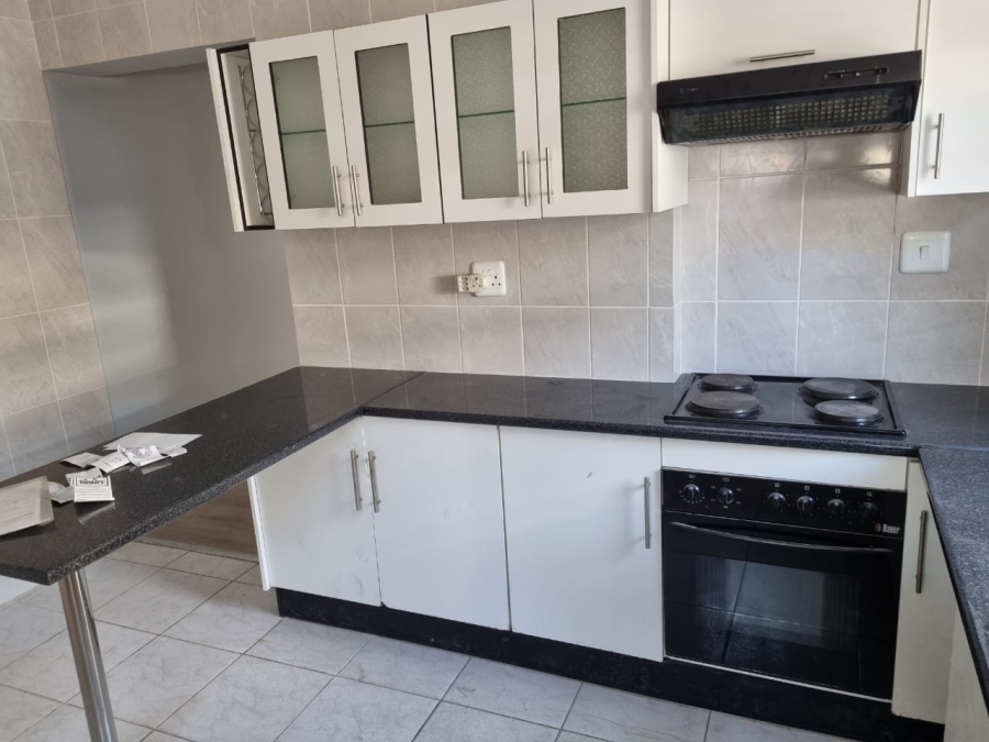 To Let 2 Bedroom Property for Rent in Orange Grove Gauteng