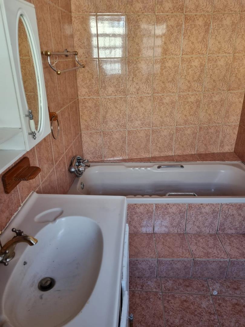 To Let 2 Bedroom Property for Rent in Orange Grove Gauteng