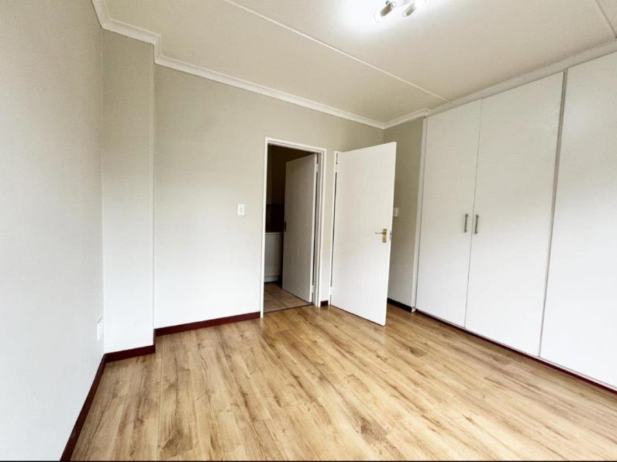 2 Bedroom Property for Sale in Sunninghill Gauteng