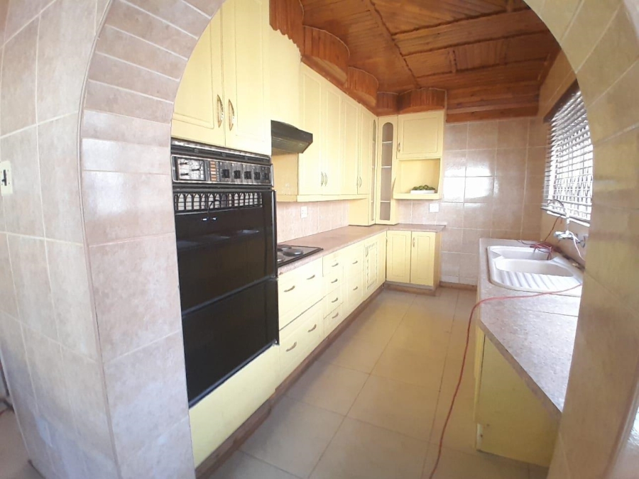 4 Bedroom Property for Sale in Brackenhurst Gauteng