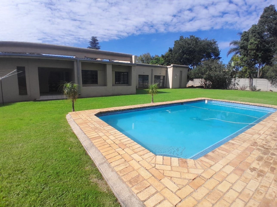 4 Bedroom Property for Sale in Brackenhurst Gauteng