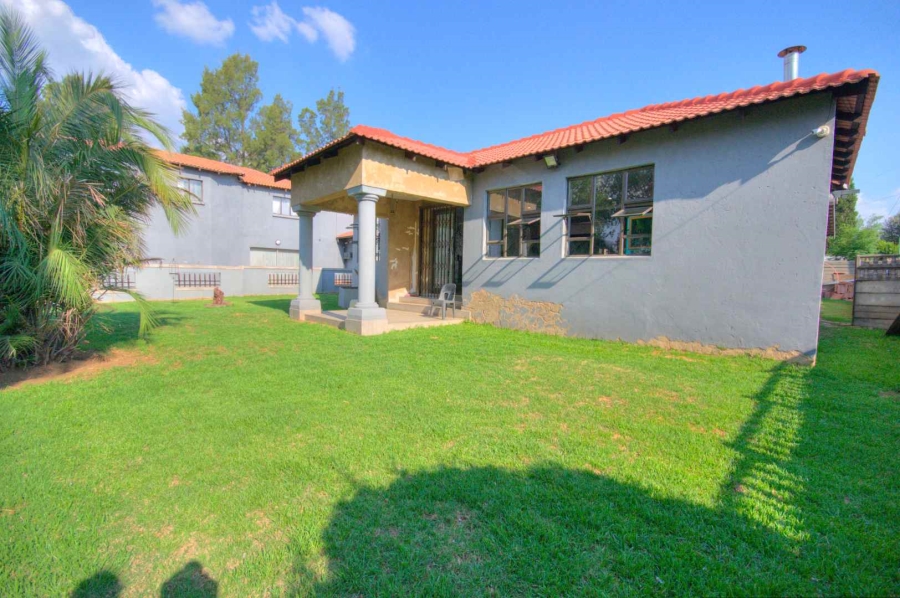 7 Bedroom Property for Sale in Albertsdal Gauteng