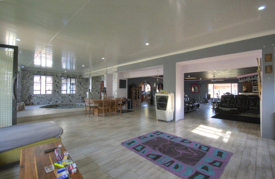 7 Bedroom Property for Sale in Albertsdal Gauteng