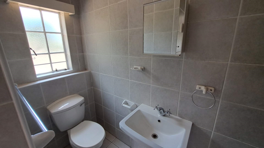 To Let 1 Bedroom Property for Rent in Northcliff Gauteng